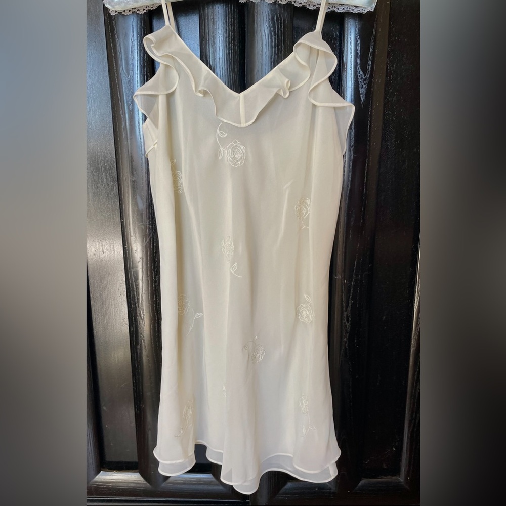 Valerie Stevens nightgown, size medium